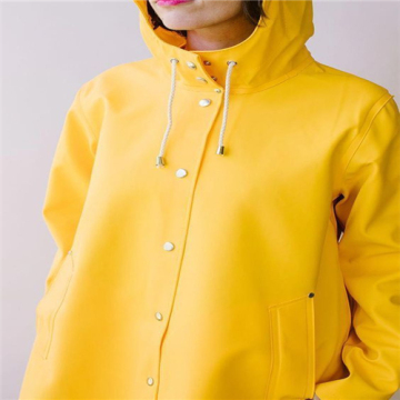 Heavy duty polyestedr rainwear with hood