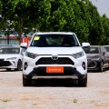 Компактный бензиновый автомобиль Toyota Rav4