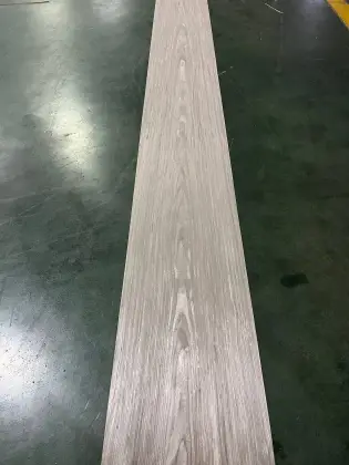 Walnut veneer engineered walnut veneer