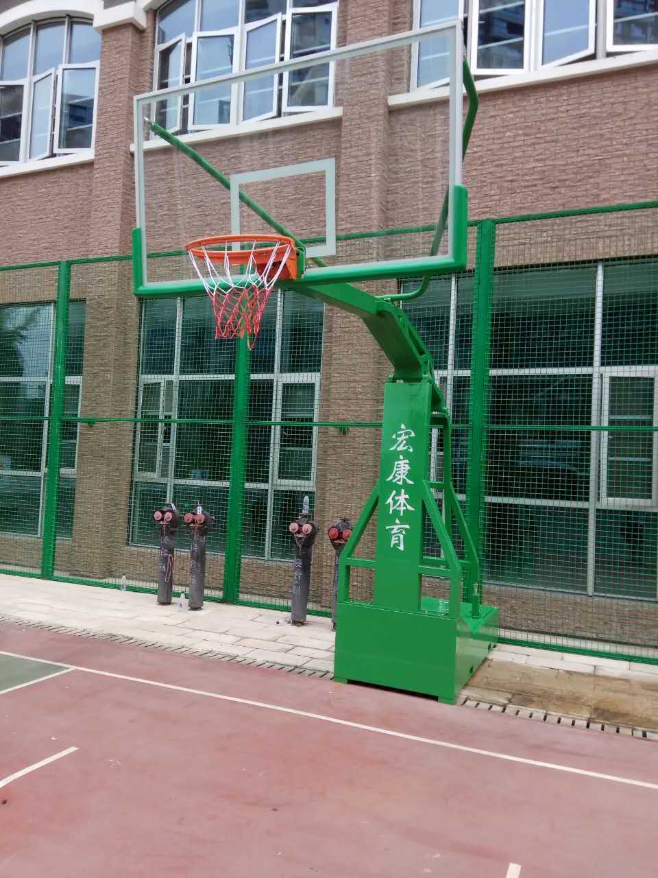 Movable portable basketball hoop stands no wheels