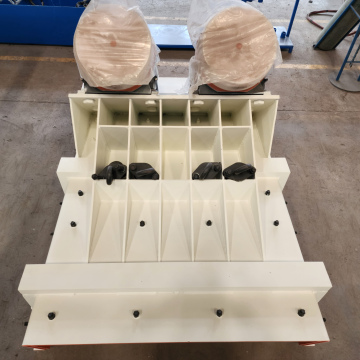 China Vibrating Feeder Conveyor Belt for Stone Crushing Quarry Plant