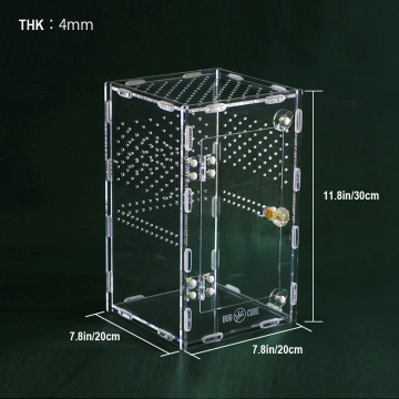 Caixa de criação acrílica emendada