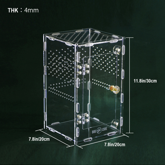 Caixa de criação acrílica emendada