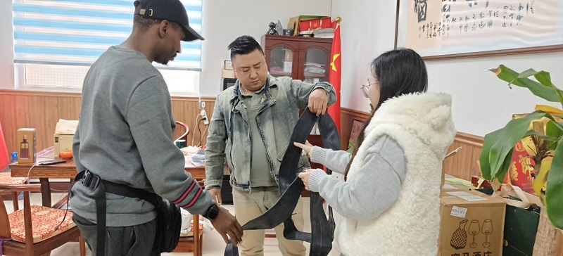 Rwandan Customers Conduct "Zero-Distance" Factory Visit; Reslife's Tear-Resistant and Durable Performance Wins Over the African Market