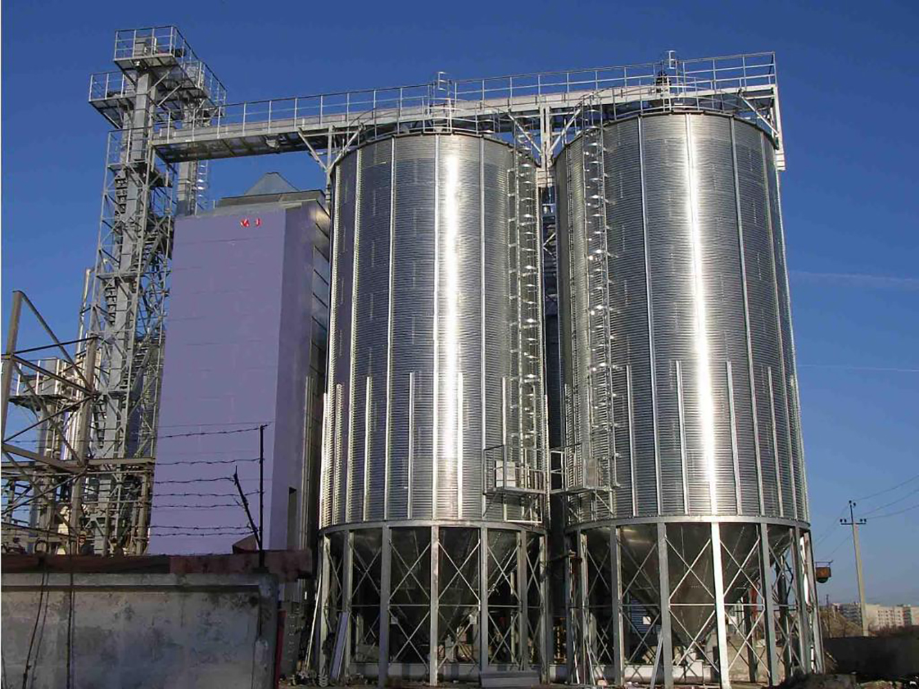 Cement storage and transportation in clinker industry