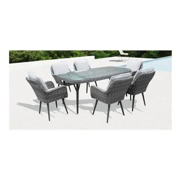 Rattan Woven Garden Furniture Set: Dining Table and Chairs