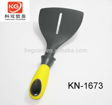 KN-1672 colorful High quality fish turner shovel with soft TPR handle nylon cooking tools