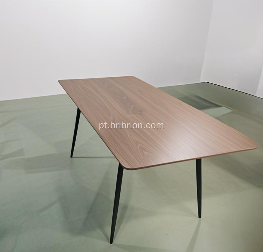 Mesa de jantar de madeira extensível moderna para reuniões de família