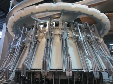 Automatic Eviscerator in slaugtherhouse