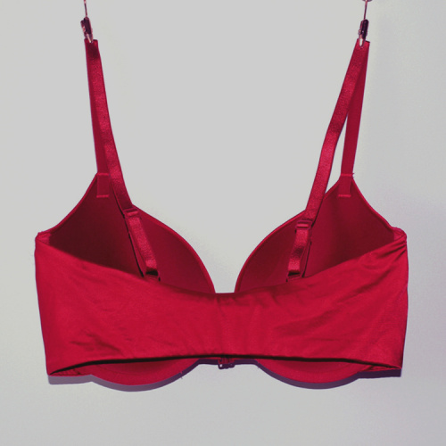 Soutien-gorge t-shirt en satin brillant push-up ouvert sur le devant