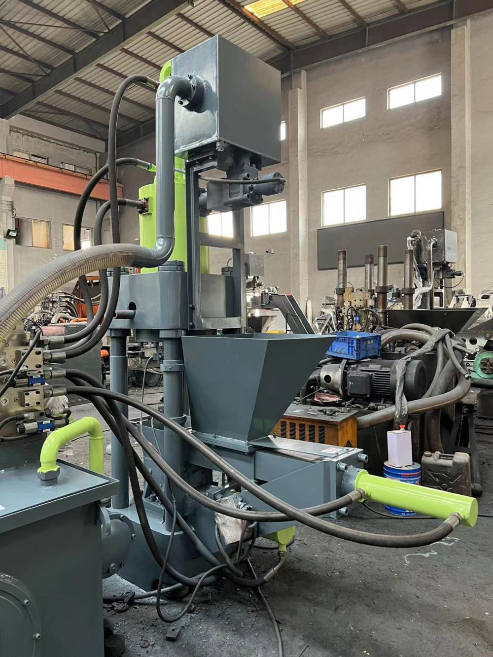 Hydraulic Vertical Scrap Iron Copper Briquette Press Machine