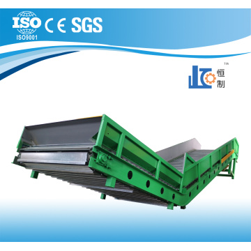 Conveyor for horizontal machine feeding