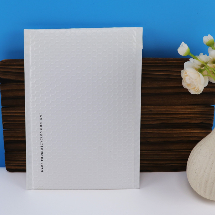 ပြန်လည်အသုံးပြုထားသော Bubble Mailers အစုလိုက်