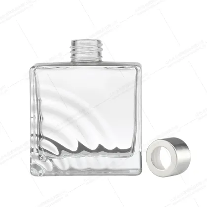 Lightweight square aromatherapy glass bottle