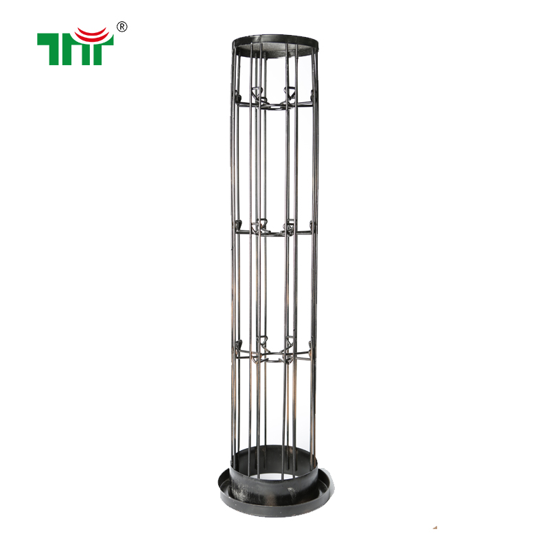Các bộ phận của hệ thống lọc công nghiệp bao gồm lồng lọc hàn phẳng tròn và lồng lọc nhiều phần được bố trí trên sàn sản xuất