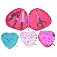 4pcs Manicure Set in Heart Shape Pouch