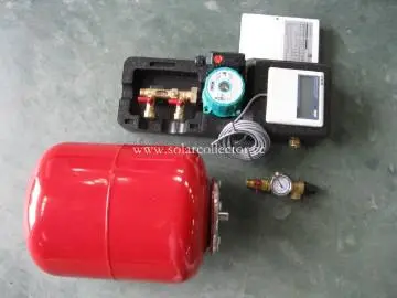 Separate pressurized central solar water heater