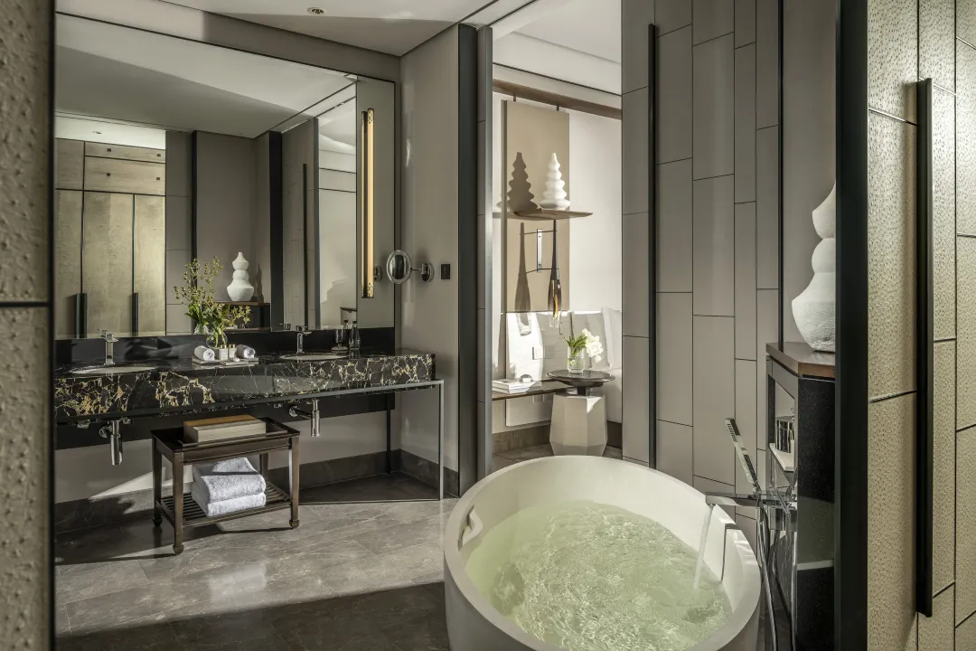Four Seasons Hotel Chao Phraya Bangkok (7)