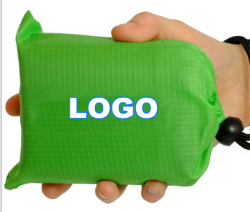 Mini foldable outdoor waterproof picnic pocket beach blanket camping sleeping mat for adult or kids
