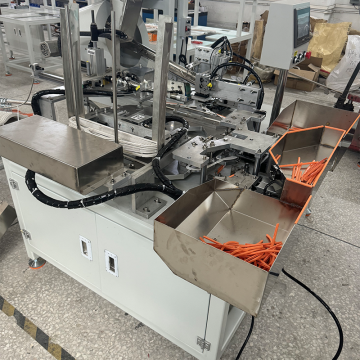 Machine de fabrication de cintres en plastique écologique