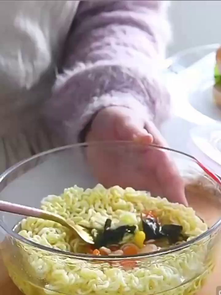 Stackable and space saving nested glass bowl