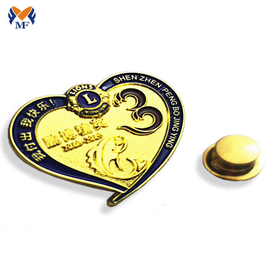 Metal Heart Shape Badge Badge Pin สำหรับการโปรโมต