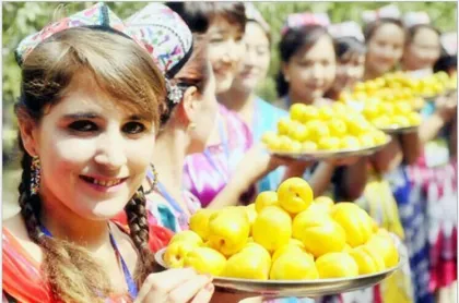 Fresh apricot pie filling