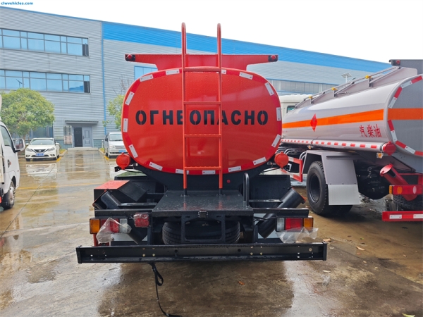 Reliable ISUZU ELF 6x4 8m³ Oil Tanker Truck for Industrial Use