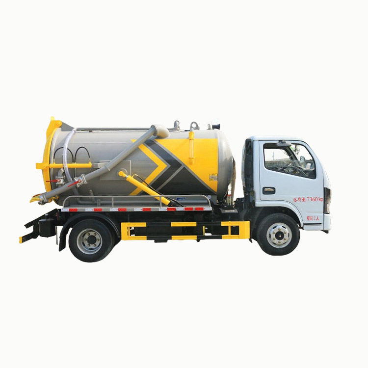Dongfeng 4000 liters Small Vacuum suction sewage truck