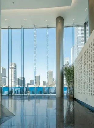 The largest glass unit insatalltion in the word