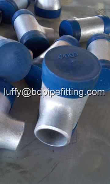 Galvanized pipe fitting