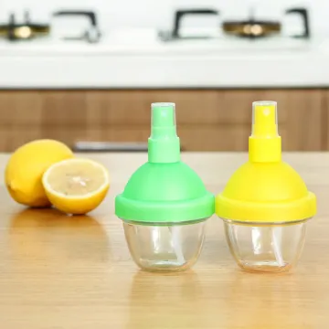 plastic convenient hand held lemon orange citrus squeezer with mist sprayer