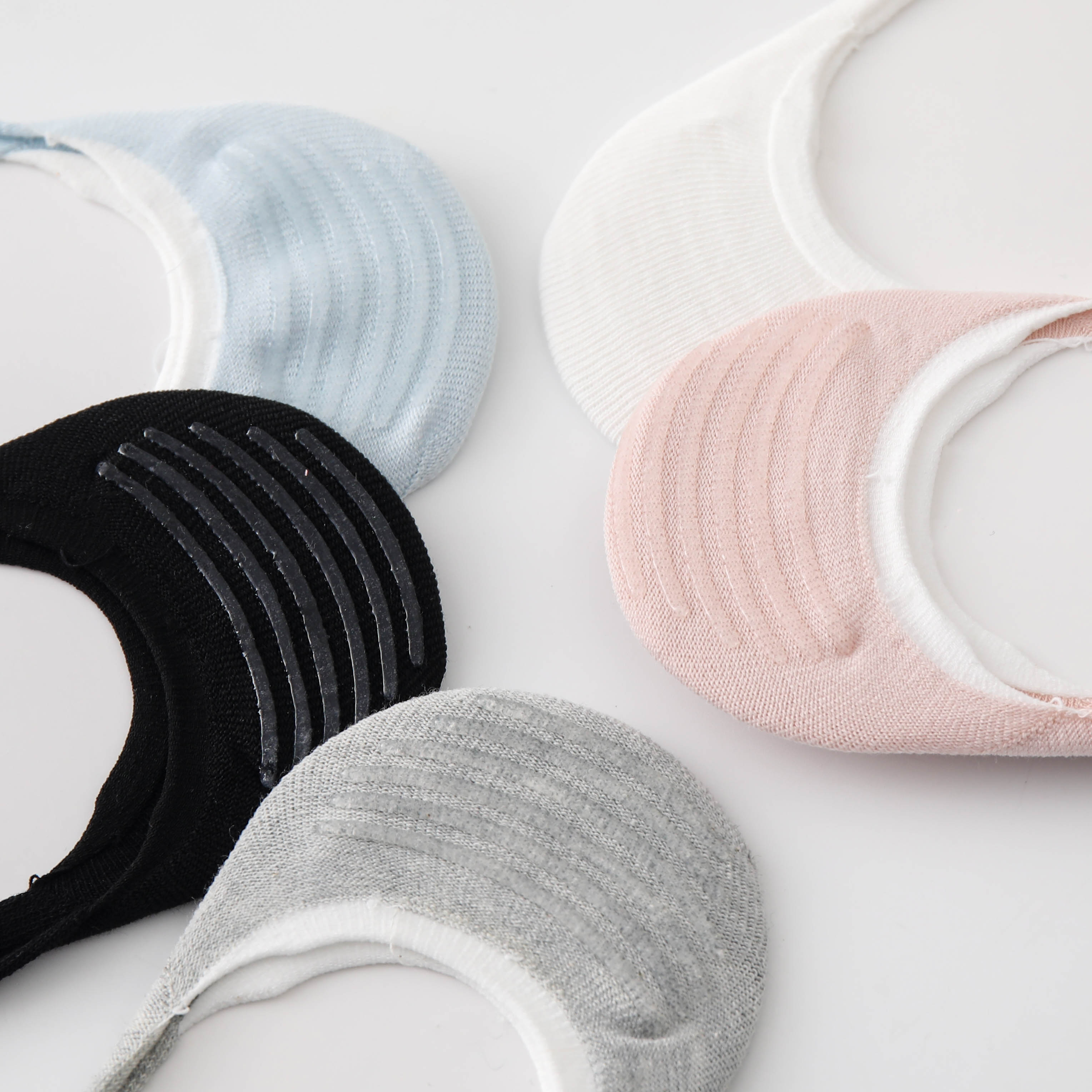Жаночы плоскі дробны рот нябачныя шкарпэткі