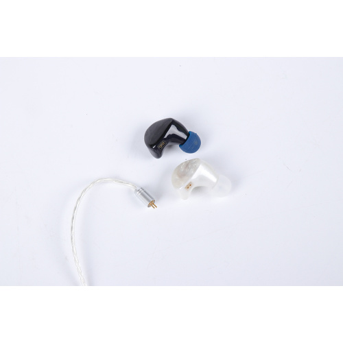 High fidelity wired in-ear earphones