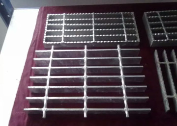 Hot dipped galvanized grating
