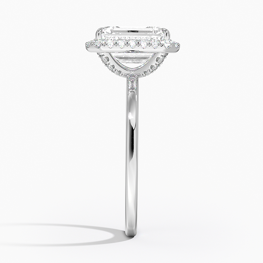Side Profile ng Plain Band Emerald Halo Ring