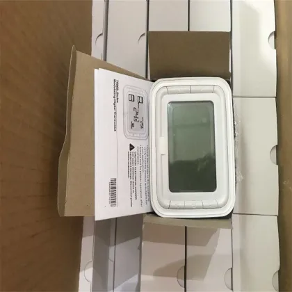 Honeywell T6865 Series AC Thermostat: 0-10V Modulating FCU with Large LCD Display