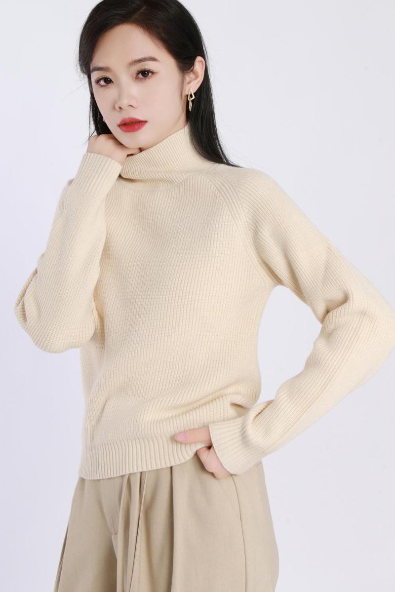 Standing Collar Long- sleeved Woolen Sweater