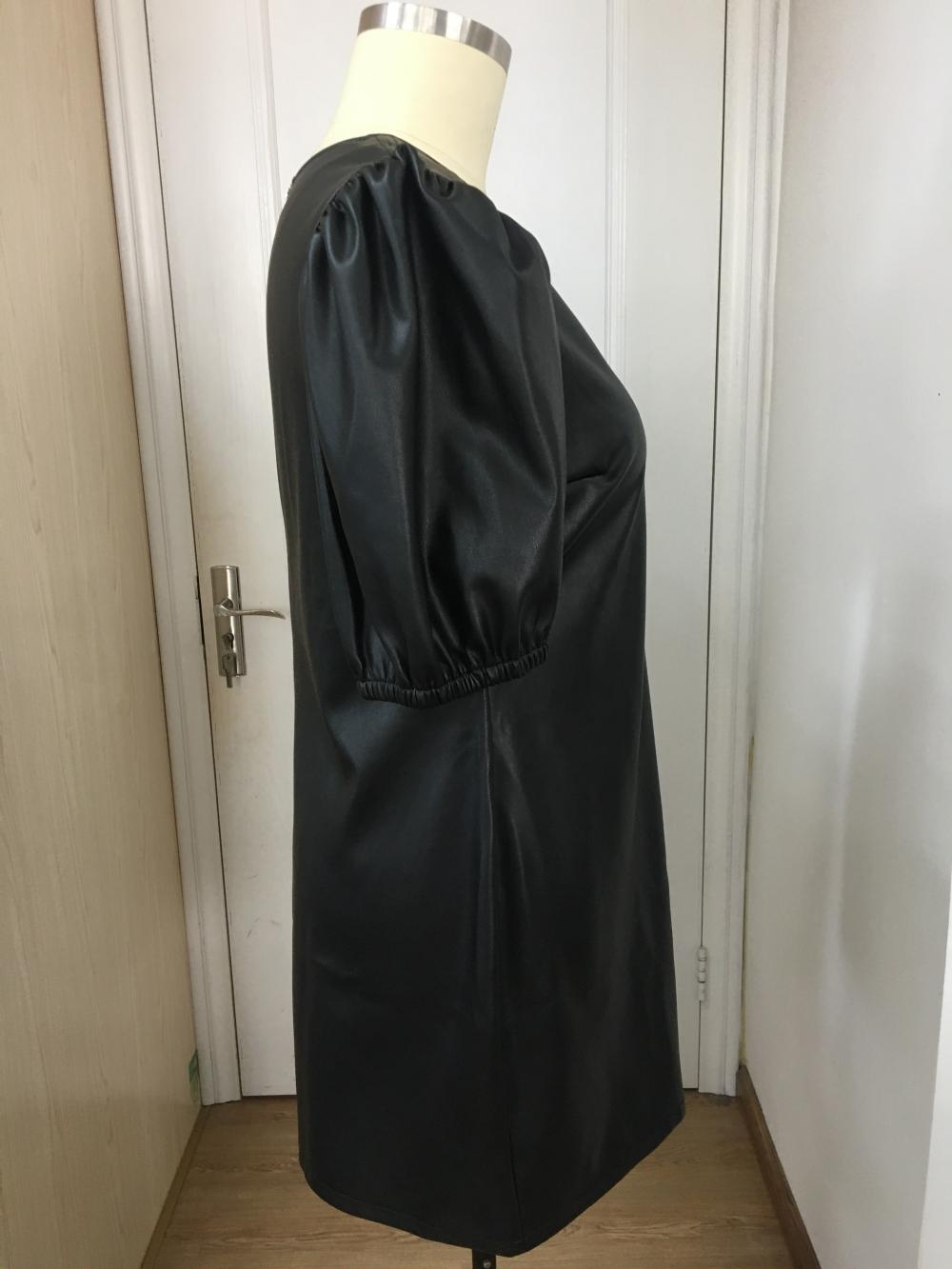 Vestido de piel sintética de talla grande