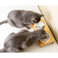 Table d&#39;animaux en bambou élevée avec bols duo