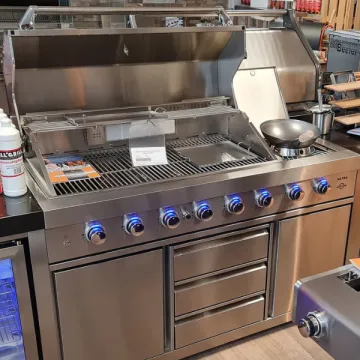 Outdoor Kitchen 8 Burner