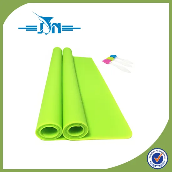 Brand new silicone makeup brush cleaning mat easy to carry