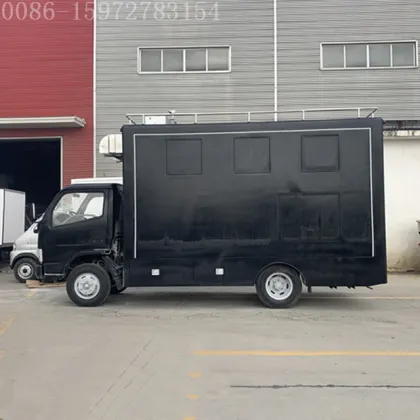 Cheng Li mobile kitchen cooking truck