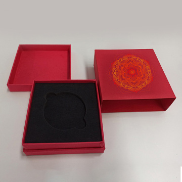 Emballage des boîtes-cadeaux à manches en papier rouge personnalisées