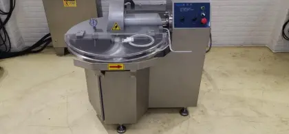 Sausage processing machine of bowl cutter