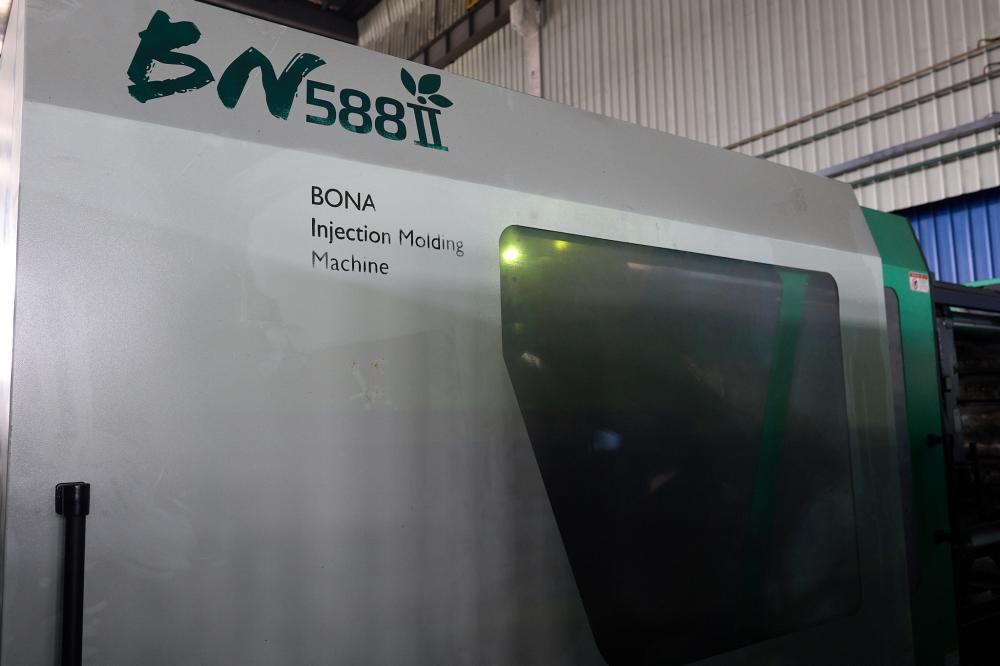 Bn588ii una máquina de inyección de plástico de servo sistema