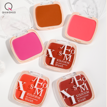 Mousse Blush yang Elegan dan Bergaya Intelektual