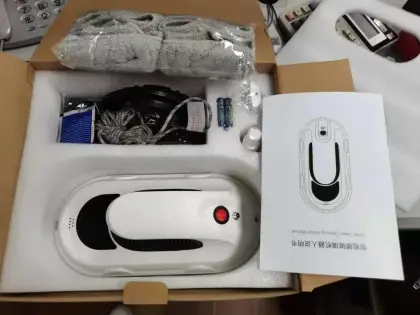 Automactic Vacuum Cleaning Window Glass Cleaner Robot