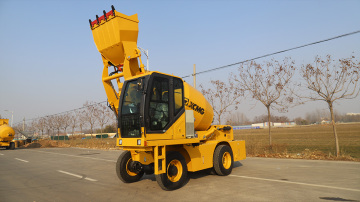 4 Cubic Meters Self Loading Concrete Mixer Truck
