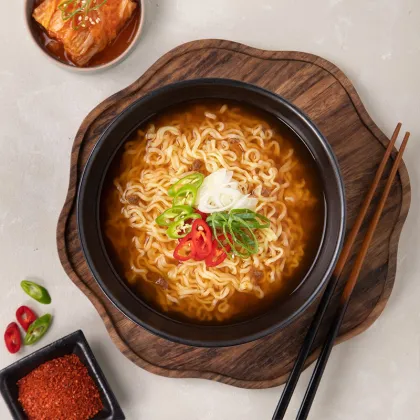 Ottogi Jin Ramen Spicy and Savory Instant Noodles